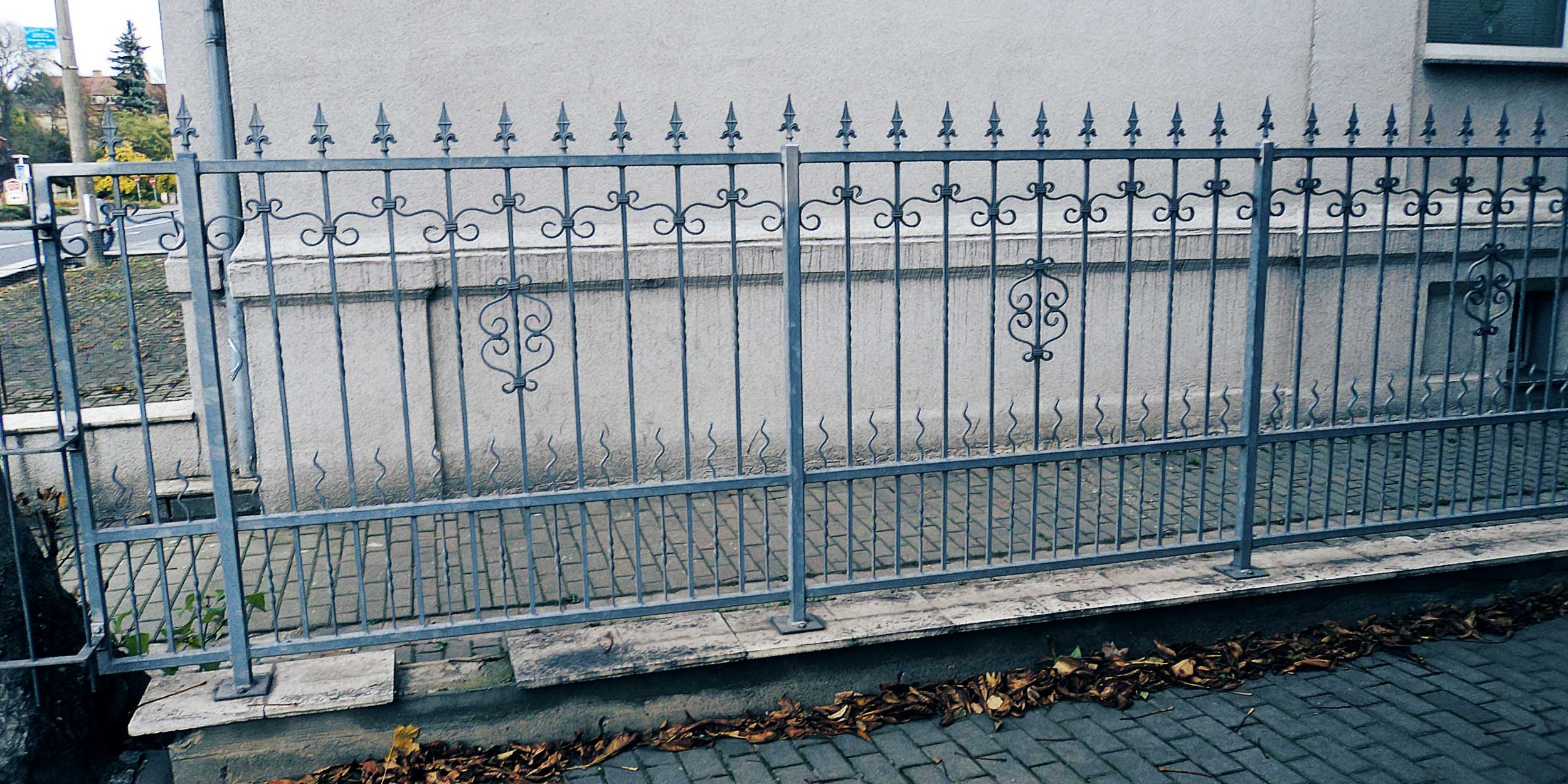 Schmiedeeiserner Zaun