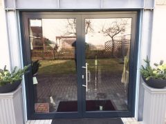 Aluminiumtür mit Stahlrahmen Aluminiumtür mit Stahlrahmen